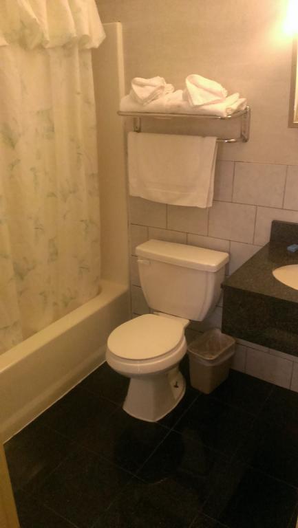Naugatuck Motor Lodge Стая снимка