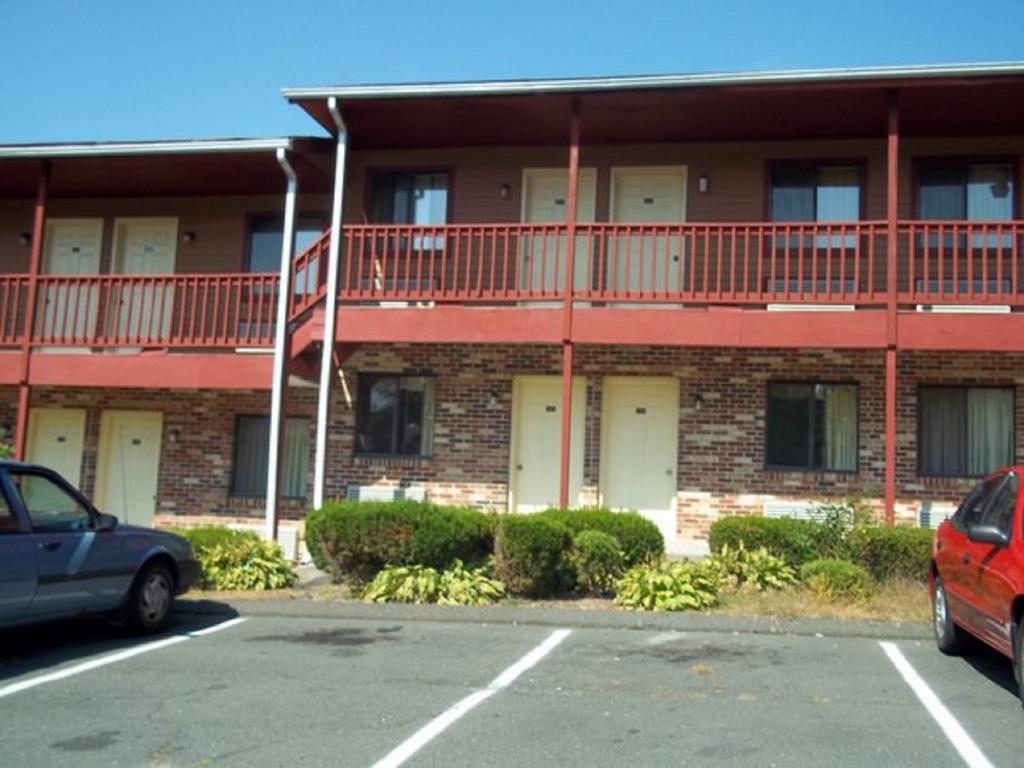Naugatuck Motor Lodge Екстериор снимка